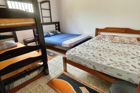 dormitorio-amplo-5-camas-chacara